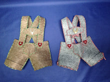 Lade das Bild in den Galerie-Viewer, Lederhose aus Filz zum Nähen Mitbringsel Party, Geschenkidee für beste Freundin, Geschenkidee für besten Freund, Geschenkidee zum Geburtstag, Geschenkidee für Männer, Geschenkidee zum Geburtstag Männer, Lederhose zum selbermachen, Geschenk für Männer, Nähen für Anfänger, Geschenkidee für Ehemann, Lederhose aus Filz, Männergeschenk, Bastelideen aus Filz, Lederhose Nähset, Lederhose zum Nähen, Geschenk für Männer, Geschenkidee zum Geburtstag, Männergeschenk, Lederhose aus Filz, Geschenkidee zum Geburtstag M