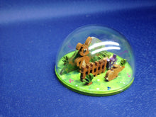 Lade das Bild in den Galerie-Viewer, 2 x Mini-Diorama aus Holz Basteln mit holzteile, Hund Ente bemalen, Diorama basteln mit Kinder, Häuser aus Holz, Holzteile bemalen, Kleine Holzteile, Basteln mit Holz für Babys, Osterideen zum Basteln, Holzteile diy, Basteln mit Holz, Gläser gestalten, Holz kunst, Basteln mit Holz, Holz bemalen Acryl, Bastel Ideen , Holz kunst, Basteln mit holzteile, Hund Ente bemalen, Holzteile bemalen, Bastel Ideen , Basteln mit Holz, Häuser aus Holz, Holzteile diy, Gläser gestalten, Basteln mit Holz, Diorama basteln mi