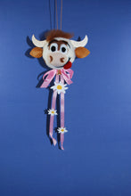 Lade das Bild in den Galerie-Viewer, Kuh Kopf Fanny Bastelsets zum Trockenfilzen/Nadelfilzen Bastelideen zum Filzen, Basteln mit Filz, Basteln mit Kindern, Tiere trocken filzen, Filzen mit Kindern, Filzset, Lustige Figuren zum Filzen, Nadelfizen, Kuh zum Filzen, Kuh zum Filzen, Filzen mit Kindern, Lustige Figuren zum Filzen, Tiere trocken filzen, Nadelfizen, Bastelideen zum Filzen, Basteln mit Kindern, Basteln mit Filz, Filzset, RGH 6206SB