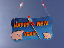 Lade das Bild in den Galerie-Viewer, Schwein aus Holz Basteln mit Kindern, Kleine Holzteile, Basteln mit Holz, Dekoidee Silvester, Bastelideen für Kinder, Schweinchen gestalten, Glücksschwein, Holzteile bemalen, Silvesterdeko, Jahresdeko basteln, Basteln mit Holzteilen, Bastelbedarf aus Holz, Schweinekopf aus Holz,  Schweinekopf aus Holz, Schweinchen gestalten, Bastelbedarf aus Holz, Jahresdeko basteln, Basteln mit Holz, Glücksschwein, Dekoidee Silvester, Basteln mit Kindern, Bastelideen für Kinder, Silvesterdeko, Kleine Holzteile, Holzteile