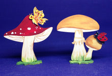 Lade das Bild in den Galerie-Viewer, Pilze zum Stellen mit Tiere aus Holz (8erSet) Pilze zum Basteln, Streuteile diy, Basteln mit Holz für Kinder, Streuteile Holz, Herbstdeko selbst gestalten, Basteln mit Holzteile, Dekoration für den Herbst basteln, Holzteile bemalen, Fliegenpilz zum Bemalen, Holzteile, Pilze aus Holz, Basteln mit Holz, Kleine Holzteile, VGH 6910SB