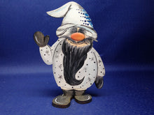 Lade das Bild in den Galerie-Viewer, 15cm Fairyhousezumbasteln , Wichtelmann für Fairy House, Holzartikel zum Bemalen , Wichtelhausbasteln, Fairyhouse Landschaften , Wichtellandschaft, Bastelideen für fairy house , Wichtelmann aus Holz, Märchenwelt gestalten, Holzartikel zum Basteln , Wichtelhaus , Fairyhouse Landschaften , Fairyhousezumbasteln , Märchenwelt gestalten, Bastelideen für fairy house , Wichtelhaus , Wichtellandschaft, Holzartikel zum Bemalen , Wichtelmann aus Holz, Wichtelmann für Fairy House, Holzartikel zum Basteln , Wichtelha