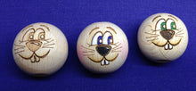 Lade das Bild in den Galerie-Viewer, Hase (3 Stück) Basteln mit Kinder, Gesichter für Blumenkinder, Zubehör Blumenkinder, Kugel mit Gesicht, Kinderbasteln, Gesicht, Holzkugel mit Gesicht, Gesicht, Kinderbasteln, Holzkugel mit Gesicht, Zubehör Blumenkinder, Kugel mit Gesicht, Gesichter für Blumenkinder, Basteln mit Kinder, KUG 4225SB