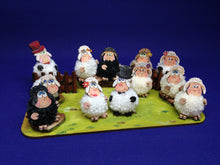 Lade das Bild in den Galerie-Viewer, Pompom Schäfchen aus Holz Bastelset aus Holz, Bastelset für den Bauenhof, Bommel-Tiere basteln, Dekoration mit Kindern gestalten, Pompom Tiere aus Holz, Basteln mit Kindern, Frühjahrsdeko basteln, Schäfchen bemalen, WBE 3203SB