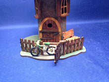 Lade das Bild in den Galerie-Viewer, Kachelofen Tisch und Fahrrad aus Holz Gartenbank aus Holz, Kachelofen für Fairy House, Fairyhouse Landschaften , Wichtelhaus , Fahrrad aus Holz, Tisch aus Holz, Wichtelhausbasteln, Holzartikel zum Bemalen , Wichtellandschaft, Fairy House Innenleben, Fairyhousezumbasteln , Holzartikel zum Basteln , Kachelofen aus Holz, Bastelideen für fairy house , Fairyhouse , WHL 6555SB