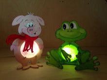 Lade das Bild in den Galerie-Viewer, 18cm Tiere für Lichterketten basteln, Jahresdeko basteln, Bastelset aus Holz, Bastelidee für Kinder, Deko gestalten, Bastelset Frosch, Nachtlicht für Kinder basteln, Basteln mit Kindern, Dekoration mit Kindern gestalten, Tiere basteln mit Holz, Frösche bemalen, Tiere aus Holz gestalten, Tiere aus Holz gestalten, Bastelidee für Kinder, Tiere basteln mit Holz, Frösche bemalen, Bastelset aus Holz, Nachtlicht für Kinder basteln, Jahresdeko basteln, Tiere für Lichterketten basteln, Deko gestalten, Dekoration m