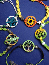 Lade das Bild in den Galerie-Viewer, 2cm Gecko Holzideen , Basteln mit Holz, Armbänder selbst gestalten, Schmuck selber basteln, Basteln mit Holz, Basteln mit Holz für Kinder, Schmuckteile zum Basteln, Halsketten selbst basteln, Holzkunst, Holzteile, Anhänger für Geschenke, Blumen für Schmuck, Holzkunst, Armbänder selbst gestalten, Blumen für Schmuck, Holzteile, Anhänger für Geschenke, Basteln mit Holz, Basteln mit Holz, Schmuck selber basteln, Basteln mit Holz für Kinder, Halsketten selbst basteln, Schmuckteile zum Basteln, Holzideen , SMH