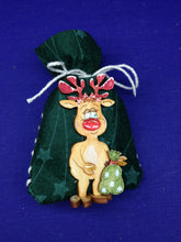 Lade das Bild in den Galerie-Viewer, Rentiere zum Stellen in 6cm aus Holz Bastelidee Weihnachten, Geschenkidee für Weihnachten, Bastelset Weihnachten, Winter Tiere basteln mit Holz, Weihnachtsdekoration, basteln mit Kindern, Weihnachtsbasteln, Weihnachtsdeko gestalten, weihnachtliches Bastelset, Rentier zu Weihnachten gestalten, Rentier zum stellen malen, Rentier aus Holz, TRU 7206SB