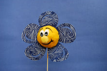 Lade das Bild in den Galerie-Viewer, Blume Bastelsets zum Trockenfilzen / Nadelfilzen Filzen mit Kindern, Tiere trocken filzen, Nadelfizen, Basteln mit Filz, Blume zum Filzen, Filzset, Basteln mit Kindern, Bastelideen zum Filzen, Lustige Figuren zum Filzen, Basteln mit Filz, Bastelideen zum Filzen, Tiere trocken filzen, Lustige Figuren zum Filzen, Blume zum Filzen, Filzen mit Kindern, Basteln mit Kindern, Filzset, Nadelfizen, RGH 1506SB