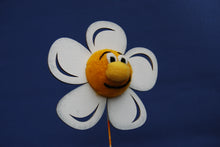 Lade das Bild in den Galerie-Viewer, Blume Bastelsets zum Trockenfilzen / Nadelfilzen Tiere trocken filzen, Filzset, Basteln mit Filz, Lustige Figuren zum Filzen, Basteln mit Kindern, Bastelideen zum Filzen, Nadelfizen, Blume zum Filzen, Filzen mit Kindern, Filzset, Filzen mit Kindern, Blume zum Filzen, Tiere trocken filzen, Bastelideen zum Filzen, Lustige Figuren zum Filzen, Basteln mit Filz, Basteln mit Kindern, Nadelfizen, RGH 1506SB