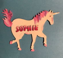 Lade das Bild in den Galerie-Viewer, Einhorn aus Holz Einhorn aus Holz basteln, Dekoidee Kindergeburtstag, Bauernhoftiere, Einhorn gestalten, Einhorn basteln mit Holz, Holzteile bemalen, Bastelidee für Kinder, Kleine Holzteile, Bastelset aus Holz, Bauernhof, Jahresdeko malen, Basteln mit Holz für Kinder, Dekoidee Frühjahr basteln, Einhorn aus Holz, Basteln mit Holzteilen, Basteln mit Kindern, Bastelideen für Kinder, Bastelbedarf aus Holz, Einhorn gestalten, Einhorn aus Holz basteln, Bauernhoftiere, Basteln mit Holz für Kinder, Einhorn bastel