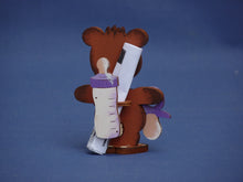 Lade das Bild in den Galerie-Viewer, Schnuller aus Holz Dekoration mit Kindern gestalten, Bastelset aus Holz, Geschenke zur Taufe gestalten, Schnuller aus Holz, Geschenke zur Geburt basteln, Basteln für Kindern, Babygeschenke malen, Babygeschenke basteln,  Geschenke zur Geburt basteln, Geschenke zur Taufe gestalten, Babygeschenke malen, Bastelset aus Holz, Schnuller aus Holz, Babygeschenke basteln, Basteln für Kindern, Dekoration mit Kindern gestalten,  BSH 4010