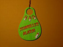 Lade das Bild in den Galerie-Viewer, Schnuller aus Holz Schnuller aus Holz, Babygeschenke basteln, Dekoration mit Kindern gestalten, Bastelset aus Holz, Geschenke zur Geburt basteln, Basteln für Kindern, Babygeschenke malen, Geschenke zur Taufe gestalten,  Dekoration mit Kindern gestalten, Geschenke zur Geburt basteln, Bastelset aus Holz, Geschenke zur Taufe gestalten, Babygeschenke malen, Schnuller aus Holz, Babygeschenke basteln, Basteln für Kindern,  BSH 4010