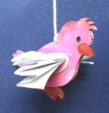 Lade das Bild in den Galerie-Viewer, Vogel mit Schlitz für Geldschein aus Holz Bastelbedarf aus Holz, Bastelideen Frühjahr Sommer, Bastelset, Vögel basteln, Frühjahrsbasteln, Bastelideen Kinder, Basteln mit Holz für Kinder, Holz bemalen Frühjahr Sommer, Holz bemalen Frühjahr Sommer, Vögel bemalen, Basteln mit Kindern Frühling Sommer, Basteln für Frühjahr Sommer, Bastelset aus Holz, Basteln mit Kindern,   VLH 2206