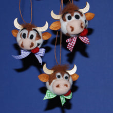 Lade das Bild in den Galerie-Viewer, Kuh Kopf Fanny Bastelsets zum Trockenfilzen/Nadelfilzen Filzset, Basteln mit Kindern, Filzen mit Kindern, Kuh zum Filzen, Bastelideen zum Filzen, Basteln mit Filz, Nadelfizen, Tiere trocken filzen, Lustige Figuren zum Filzen, Kuh zum Filzen, Filzset, Basteln mit Kindern, Filzen mit Kindern, Bastelideen zum Filzen, Tiere trocken filzen, Nadelfizen, Lustige Figuren zum Filzen, Basteln mit Filz, RGH 6208SB