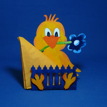 Lade das Bild in den Galerie-Viewer, Serviettenhalter Küken aus Holz basteln zu Ostern mit Kindern, Küken aus Holz bemalen, Bastelideen für Ostern, Osterdekoration aus Holz gestalten, basteln für Osterdeko, Osterbasteln einfach mit Kindern, Osterdeko selbst gestalten, Serviettenhalter aus Holz gestalten, Bastelset aus Holz zum Basteln, Ostergeschenk selber basteln, Küken aus Holz für Tischdeko, Ostereier gestalten, KKS 8522SB