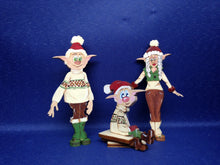 Lade das Bild in den Galerie-Viewer, Trollfamilie im Winteroutfit aus Holz Holzartikel zum Basteln , Bastelideen für fairy house , Fairyhousezumbasteln , Holzartikel zum Bemalen , Fairyhouse Landschaften , Wichtelhaus , Fairyhouse , Wichtellandschaft, Skifahrer Trolle, Troll Familie im Winter aus Holz, Trolle im Winter für Fairy House, Trolle im Winter aus Holz, Wichtelhausbasteln, WHL 6575SB