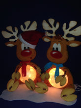 Lade das Bild in den Galerie-Viewer, Rentier aus Holz mit Acrylkugelbauch zum Beleuchten Weihnachtsdeko basteln, Tiere aus Holz gestalten, Bastelset Rentier, Tiere basteln mit Holz, Winterdeko basteln, Winter-Bastelidee für Kinder , Rentier für Lichterketten basteln, Nachtlicht für Kinder basteln, Dekoration mit Kindern gestalten, Basteln mit Kindern, Bastelset aus Holz, Figuren bemalen, Winter-Deko gestalten, Bastelset aus Holz, Winter-Deko gestalten, Winter-Bastelidee für Kinder , Basteln mit Kindern, Tiere aus Holz gestalten, Winterdeko
