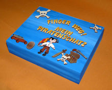Lade das Bild in den Galerie-Viewer, Schiffskanone diy mit Zubehör, Türschilder basteln, Basteln mit Kindern, Holzteilchen zum Anmalen, Basteln mit Holz, Holzteile bemalen, Schiffskanone aus Holz, Piratenschiff zum Bemalen, Pirat basteln, PRH 4510