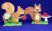 Lade das Bild in den Galerie-Viewer, 8cm Holzständer, Ständer mit Gras, Ständer mit Wiese, Halter für Bastelartikel, Ständer für Tiere, Holzständer, Ständer für Tiere, Halter für Bastelartikel, Ständer mit Gras, Ständer mit Wiese, DAH 3108
