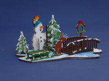 Lade das Bild in den Galerie-Viewer, Kleines Vogelhaus mit Stiel aus Holz Vogelhaus basteln, Basteln mit Kindern, Vogelhaus, Vogelhäuschen, Frühjahrsbasteln,   DAH 2004