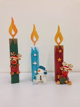 Lade das Bild in den Galerie-Viewer, 12cm Holzkunst, Basteln Weihnachten, Holz bemalen, Basteln mit Holz, Holzideen , Basteln mit Holz, Bastelidee Weihnachten Kinder, Kerzen aus Holz, Kerzen basteln, Bastelidee Advent, Basteln mit Holz für Kinder, Flammen aus Holz , Basteln mit Holz, Holz bemalen, Holzideen , Kerzen aus Holz, Flammen aus Holz , Basteln mit Holz für Kinder, Basteln Weihnachten, Kerzen basteln, Basteln mit Holz, Holzkunst, Bastelidee Weihnachten Kinder, Bastelidee Advent, FWH 2612
