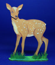 Lade das Bild in den Galerie-Viewer, Rehkitz mit Wiese als Standfigur aus Holz Waldtier Dekoration gestalten, Bastelzubehör aus Holz, Dekoidee für Zuhause, Kinder basteln Tiere, Tiere aus Holz malen, Rehkitz malen, Tiere aus Holz basteln, Holzbastelartikel, basteln mit Kindern, Kinder basteln Tiere, Tiere aus Holz basteln, basteln mit Kindern, Waldtier Dekoration gestalten, Rehkitz malen, Tiere aus Holz malen, Dekoidee für Zuhause, Bastelzubehör aus Holz, Holzbastelartikel, HIH 6335SB