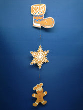 Lade das Bild in den Galerie-Viewer, 6cm Weihnachtsdeko gestalten, Schlitten basteln Weihnachten, Winterdeko selbst gestalten, Schlitten malen, Schlitten aus Holz basteln, Deko mit Schlitten aus Holz gestalten, basteln mit Kindern im Winter, Bastelidee Winter, basteln mit Holz, Weihnachtsdekoration, Weihnachtsbasteln, Geschenkidee für Weihnachten, Winterdeko selbst gestalten, Deko mit Schlitten aus Holz gestalten, Geschenkidee für Weihnachten, Schlitten malen, Weihnachtsdekoration, Weihnachtsbasteln, basteln mit Holz, Schlitten aus Holz bast