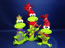 Lade das Bild in den Galerie-Viewer, Frosch als Pfahltier aus Holz Jahresdeko basteln, Tiere aus Holz gestalten, Deko gestalten, Bastelset Frosch einfach, Dekoration mit Kindern gestalten, Bastelidee für Kinder, Tiere basteln mit Holz, Basteln mit Kindern, Frösche bemalen, Bastelset aus Holz, Frösche bemalen, Basteln mit Kindern, Dekoration mit Kindern gestalten, Bastelset aus Holz, Jahresdeko basteln, Deko gestalten, Bastelset Frosch einfach, Tiere aus Holz gestalten, Bastelidee für Kinder, Tiere basteln mit Holz, PFR 8804SB