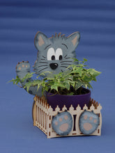 Lade das Bild in den Galerie-Viewer, Katze mir Körbchen aus Holz Geschenkideen zum Basteln, Bastelset für Bauernhof, Kätzchen mit Kindern malen, Schlenker Tiere aus Holz zum Setzen, Frühjahrsdekoration gestalten, Katze zum Bemalen, Basteln mit Kindern, Dekoration mit Kindern gestalten, Bastelset aus Holz, Tiere aus Holz basteln, Jahrsesdeko basteln, Katzen aus Holz basteln, KZB 4324SB