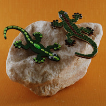 Lade das Bild in den Galerie-Viewer, Gecko aus Holz Bastelzubehör aus Holz, Tiere aus Holz basteln, Jahrsesdeko basteln, Gecko aus Holz, Dekoration mit Kindern gestalten, Fotobuch gestalten, Basteln mit Kindern, Fotoalbum basteln, Kleine Tiere aus Holz, Tiere aus Holz bemalen, Dekoration mit Kindern gestalten, Jahrsesdeko basteln, Tiere aus Holz basteln, Gecko aus Holz, Tiere aus Holz bemalen, Kleine Tiere aus Holz, Fotoalbum basteln, Basteln mit Kindern, Fotobuch gestalten, Bastelzubehör aus Holz, SAL 9030