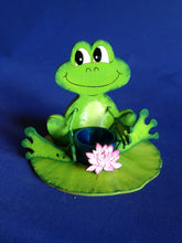 Lade das Bild in den Galerie-Viewer, Seerose, Blumen zum Basteln, Blumen aus Holz, Blumen zum Dekorieren, Streuteil Blume, Blumen zum Kartengestalten, Blumen für Gartendeko, Blumen zum Bemalen, Blumen zum Geburtstag, SBH 8512