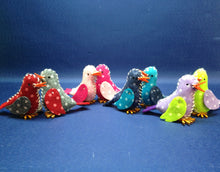 Lade das Bild in den Galerie-Viewer,   Dekoidee Frühling, Vogel aus Filz, Vogel Nähset, Bastelideen für Oma, Geschenkidee, Nähen mit Kindern, Basteln für den Frühling, Nähen für Kinder, Nähen für Anfänger, Bastelideen für Mama, Bastelideen zum Geburtstag, Muttertag, Bastelideen für Kinder, Basteln mit Kindern, Basteln im Frühling, Frühlingsideen,  NVL 3807-P35