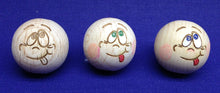Lade das Bild in den Galerie-Viewer, frech Zubehör Blumenkinder, Kugel mit Gesicht, Kinderbasteln, Gesichter für Blumenkinder, Holzkugel mit Gesicht, Gesicht, Basteln mit Kinder, Gesicht, Holzkugel mit Gesicht, Basteln mit Kinder, Zubehör Blumenkinder, Gesichter für Blumenkinder, Kugel mit Gesicht, Kinderbasteln, KUG 5825
