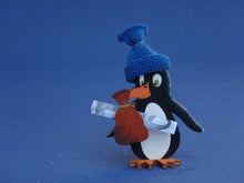 Lade das Bild in den Galerie-Viewer, Pinguin als Standfigur aus Holz basteln mit Kindern einfach, Weihnachtsdeko gestalten, Pinguin aus Holz basteln, Bastelset Weihnachten, Pinguine malen, Pinguin im Winter gestalten, Tiere basteln mit Holz, Weihnachtsbasteln, Bastelidee Weihnachten, weihnachtliches Bastelset, Weihnachtsdekoration, Geschenkidee für Weihnachten, Bastelidee Weihnachten, Pinguin aus Holz basteln, Geschenkidee für Weihnachten, Pinguin im Winter gestalten, Pinguine malen, Bastelset Weihnachten, Weihnachtsdekoration, basteln mit K