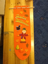 Lade das Bild in den Galerie-Viewer, Dekoidee Halloween, Kürbis aus Holz, Obst aus Holz, Halloween, Kürbis, Marmeladenglas, Marmeladenglas Dekoidee, Früchte aus Holz, Marmeladenglas dekorieren, Dekoidee aus Holz, Obst, Geschenkidee aus Holz, Geschenkidee, Früchte, selbstgemachte Marmelade verschenken, Dekoidee, APH 4406
