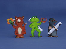 Lade das Bild in den Galerie-Viewer, Frosch aus Holz
Standfigur Geldgeschenk gestalten, Geldgeschenk selber basteln, Standfigur Frosch, Frosch aus Holz basteln, Frosch zum Stellen, Bastelideen Sommer, basteln mit Kindern, Bastelideen Frühjahr, Bastelset aus Holz, Frosch zum Hinstellen, Geldgeschenk gestalten, Bastelideen Frühjahr, Frosch zum Hinstellen, basteln mit Kindern, Standfigur Frosch, Geldgeschenk selber basteln, Bastelset aus Holz, Frosch aus Holz basteln, Bastelideen Sommer, Frosch zum Stellen, FRH 8115SB