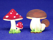 Lade das Bild in den Galerie-Viewer, Pilze zum Stellen ca. 5cm aus Holz Pilze zum Basteln, Basteln mit Holz für Kinder, Pilze aus Holz, Fliegenpilz zum Bemalen, Herbstdeko selbst gestalten, Holzteile, Dekoration für den Herbst basteln, Streuteile diy, Holzteile bemalen, Kleine Holzteile, Streuteile Holz, Basteln mit Holz, Basteln mit Holzteile, VGH 6905SB