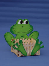Lade das Bild in den Galerie-Viewer, Frosch mit Körbchen aus Holz Frösche aus Holz basteln, Basteln mit Kindern, Tiere mit Körbchen aus Holz, Geschenkideen zum basteln, Bastelset für Bauernhof, Jahrsesdeko basteln, Tiere aus Holz basteln, Dekoration mit Kindern gestalten, Frühjahrsdekoration gestalten, Frosch zum bemalen, Bastelset aus Holz, Frösche mit Kindern malen, FRB 8124SB