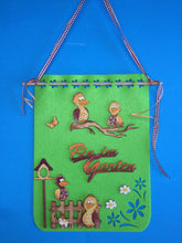 Lade das Bild in den Galerie-Viewer, Schriftzug Bastelartikel, Basteln mit Holz, Holzteile bemalen, Eingangsschild, Bastelideen mit Holz, Schriftzüge bemalen, Herzlich willkommen Schriftzug, Schriftzüge aus Holz, Holzkunst, SZH 9209