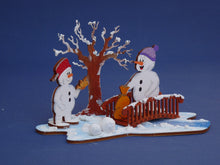 Lade das Bild in den Galerie-Viewer, Schneemann mit Mütze aus Holz, Standfigur Geschenkidee für Weihnachten, Schneemann aus Holz gestalten, Weihnachtsbasteln, Schneemann zum setzen malen, basteln mit Holz, basteln mit Kindern im Winter, Weihnachtsdekoration, weihnachtliches Bastelset, Weihnachtsdeko gestalten, Bastelset Weihnachten, Schneemann aus Holz basteln, Bastelidee Winter, weihnachtliches Bastelset, Schneemann zum setzen malen, Schneemann aus Holz gestalten, Weihnachtsdeko gestalten, Schneemann aus Holz basteln, Weihnachtsbasteln, Bas