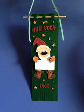 Lade das Bild in den Galerie-Viewer, Zwerg aus Holz, Kantenhocker Tiere basteln mit Holz, Bastelset aus Holz, Bastelidee für Kinder, Jahresdeko basteln, Gartenzwerg bemalen, Zwerg aus Holz gestalten, Basteln mit Kindern, Dekoration mit Kindern gestalten, Bastelset Zwerge einfach, Deko gestalten, ZWH 4913SB