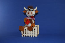 Lade das Bild in den Galerie-Viewer, Kuh Funny Schlenker Bastelsets zum Trockenfilzen /
Nadelfilzen Filzen mit Kindern, Filzset, Basteln mit Filz, Nadelfizen, Kuh zum Filzen, Tiere trocken filzen, Bastelideen zum Filzen, Basteln mit Kindern, Lustige Figuren zum Filzen, Kuh zum Filzen, Tiere trocken filzen, Bastelideen zum Filzen, Basteln mit Filz, Basteln mit Kindern, Nadelfizen, Lustige Figuren zum Filzen, Filzen mit Kindern, Filzset, RGH 6704SB