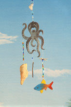 Lade das Bild in den Galerie-Viewer, Fisch aus Holz Schilder mit Meerestieren gestalten, Fotoalbum basteln, Kleine Tiere aus Holz, Maritime Erinnerung basteln, Jahrsesdeko basteln, Meerestiere malen, Basteln mit Kindern, Dekoration mit Kindern gestalten, Fotobuch gestalten, Bastelzubehör aus Holz, Fische bemalen, Meerestiere malen, Fotobuch gestalten, Kleine Tiere aus Holz, Fische bemalen, Maritime Erinnerung basteln, Fotoalbum basteln, Dekoration mit Kindern gestalten, Schilder mit Meerestieren gestalten, Basteln mit Kindern, Bastelzubehör