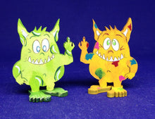 Lade das Bild in den Galerie-Viewer, Monster zum Stellen in 5cm aus Holz Holzkunst, Holzideen , Monsterchen für Geschenke basteln, Monster selbst basteln, Monsterchen zum Basteln, Holzteile, Basteln mit Holz für Kinder, Tabletop selber basteln, Basteln mit Holz, Basteln mit Holz, Fairy-house selbst gestalten, TIH 7905SB