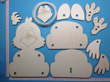 Lade das Bild in den Galerie-Viewer, 32cm basteln für Osterdeko, Bastelset aus Holz zum Basteln, basteln zu Ostern mit Kindern, Küken aus Holz, Bastelideen für Ostern, Ostereier gestalten, Ostergeschenk selber basteln, Küken aus Holz bemalen, Osterdeko selbst gestalten, Osterdekoration aus Holz gestalten, Osterbasteln einfach mit Kindern, Osterdeko selbst gestalten, Osterdekoration aus Holz gestalten, Küken aus Holz, Bastelideen für Ostern, Osterbasteln einfach mit Kindern, Ostergeschenk selber basteln, Küken aus Holz bemalen, Bastelset aus