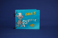 Lade das Bild in den Galerie-Viewer, Scrapbook "Rezepte" aus Holz und 6 Einlegeseiten Fotoalbum Gestaltungsideen, Fotoalbum diy, Fotoalbuminspiration, Scrapbooks, Fotoalbum scrapbooking, Scrapbookideen, Fotoalbum gestalten, Fotoalbum zum Basteln, Fotoalbum zum Bemalen, Fotoalbum zum Basteln, Scrapbookideen, Fotoalbum scrapbooking, Fotoalbum gestalten, Fotoalbum diy, Fotoalbum zum Bemalen, Fotoalbum Gestaltungsideen, Scrapbooks, Fotoalbuminspiration, MEB 4225