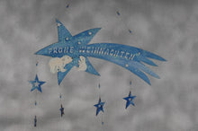 Lade das Bild in den Galerie-Viewer, Stern mit Stern aus Holz Sterne basteln Weihnachten, basteln mit Holz, Sterne aus Holz basteln, Weihnachtsdeko gestalten, Weihnachtsdekoration, Sterne malen, Geschenkidee für Weihnachten, basteln mit Kindern im Winter, Winterdeko selbst gestalten, Deko mit Sternen aus Holz gestalten, Bastelidee Winter, Weihnachtsbasteln, Weihnachtsdeko gestalten, Sterne aus Holz basteln, Bastelidee Winter, basteln mit Kindern im Winter, Geschenkidee für Weihnachten, basteln mit Holz, Deko mit Sternen aus Holz gestalten, S