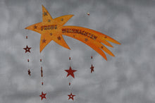 Lade das Bild in den Galerie-Viewer, Stern aus Holz basteln mit Holz, Deko mit Sternen aus Holz gestalten, Geschenkidee für Weihnachten, Weihnachtsdeko gestalten, Sterne aus Holz basteln, basteln mit Kindern im Winter, Bastelidee Winter, Sterne basteln Weihnachten, Sterne malen, Weihnachtsdekoration, Weihnachtsbasteln, Winterdeko selbst gestalten, Winterdeko selbst gestalten, Bastelidee Winter, Deko mit Sternen aus Holz gestalten, Sterne malen, basteln mit Kindern im Winter, Sterne aus Holz basteln, Weihnachtsdekoration, Sterne basteln Weihn