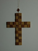 Lade das Bild in den Galerie-Viewer, Stempel Mosaik Kreuz und Fisch 7 cm Fische Stempel, Stempel für Hochzeit, Stempel für Kinder, Stempel für Holz, Stempel für scrapbooking, Stempel für Kartengestaltung, Stempeln, Stempel für Geschenke, Stempel mit Holzgriff, Stempelideen, SPG 1407